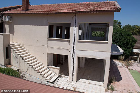 John Lamb's mothers house