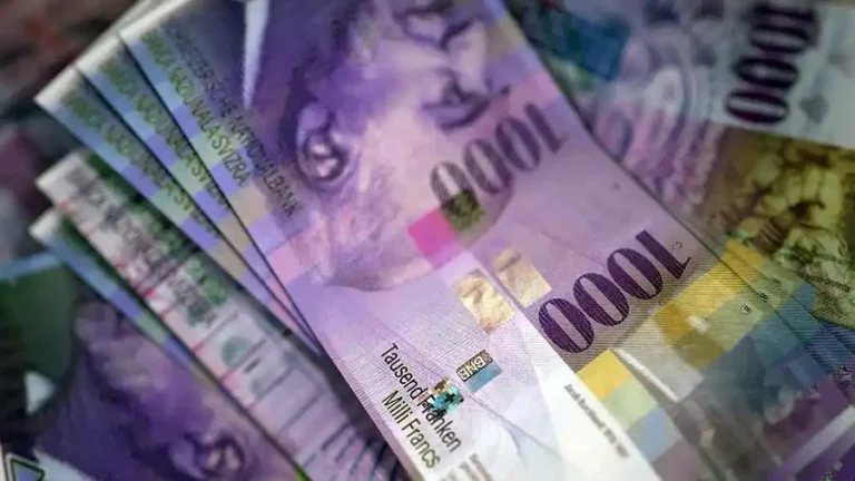 Decline in Swiss franc loans